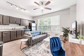 Comfy Soco 1BR King Suite w Gympickleballlaundry