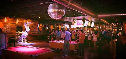 Spacious and Cozy King Bed 2BR Suite 5 Min to DT