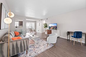 Spacious and Cozy King Bed 2BR Suite 5 Min to DT