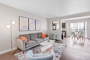 Spacious and Cozy King Bed 2BR Suite 5 Min to DT