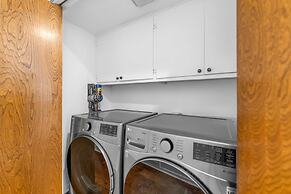 Close to Domain DT Shopping Chic Serene 3BR