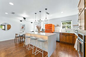 Close to Domain DT Shopping Chic Serene 3BR