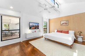 Close to Domain DT Shopping Chic Serene 3BR