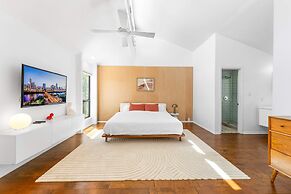 Close to Domain DT Shopping Chic Serene 3BR