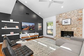 Close to Domain DT Shopping Chic Serene 3BR