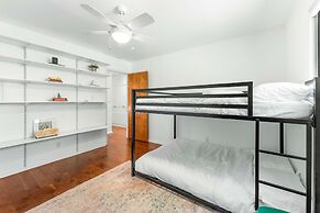Close to Domain DT Shopping Chic Serene 3BR