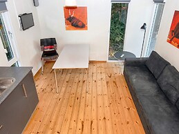 Snug Holiday Home With Garden