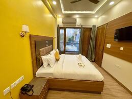 Lime Tree Hotel & One BHK Serviced Apartment - Noida Sector 50 Metro