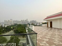 Lime Tree Hotel & One BHK Serviced Apartment - Noida Sector 50 Metro