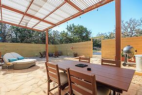 Romantic Luxury Retreat-hot/cold pool & sauna