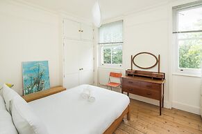 1BD Flat Stoke Newington Well Connected City Centre