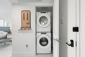 Prime Downtown Location Luxury Studio