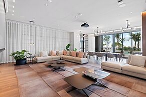 Prime Downtown Location Luxury Studio