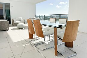 Luxury 3BR with Private Rooftop