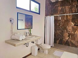 Mayan Majesty Boutique Hotel