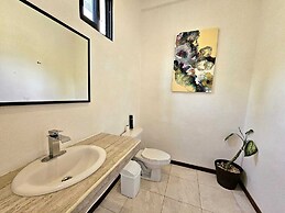 Mayan Majesty Boutique Hotel