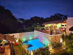 Mayan Majesty Boutique Hotel