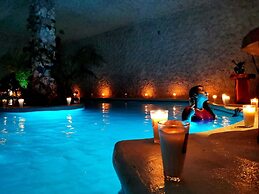 Mayan Majesty Boutique Hotel