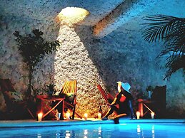 Mayan Majesty Boutique Hotel