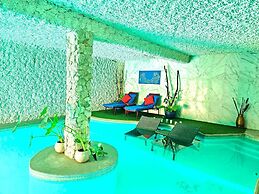 Mayan Majesty Boutique Hotel
