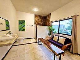 Mayan Majesty Boutique Hotel