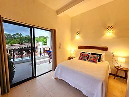 Mayan Majesty Boutique Hotel