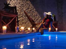 Mayan Majesty Boutique Hotel