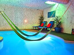 Mayan Majesty Boutique Hotel