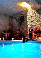 Mayan Majesty Boutique Hotel