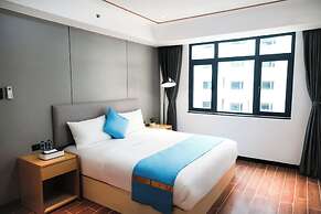 Golden Seagulls Hotel