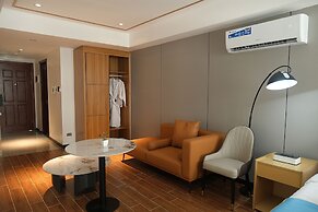 Golden Seagulls Hotel