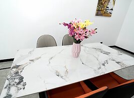 Golden Seagulls Hotel