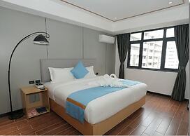 Golden Seagulls Hotel