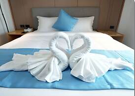 Golden Seagulls Hotel