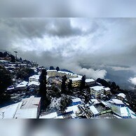 Goroomgo Pitstop Darjeeling