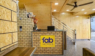 Fabhotel Maya