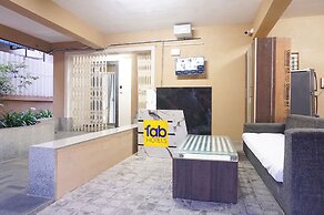 Fabhotel Shree Haree Residency