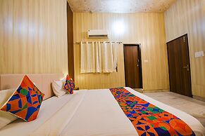 Fabhotel The Grand Palace