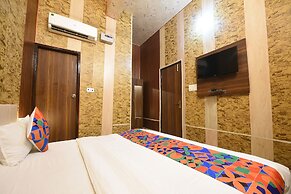 Fabhotel The Grand Palace