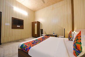 Fabhotel The Grand Palace