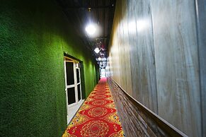 Fabhotel The Grand Palace