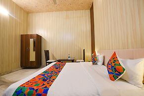 Fabhotel The Grand Palace