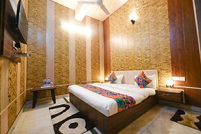 Fabhotel The Grand Palace