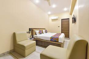 Fabhotel Pearl Square