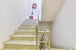 Fabhotel Pearl Square