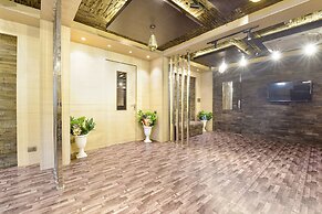 Fabhotel Pearl Square