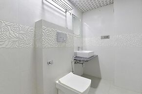 Fabhotel Pearl Square