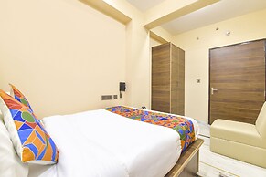 Fabhotel Pearl Square