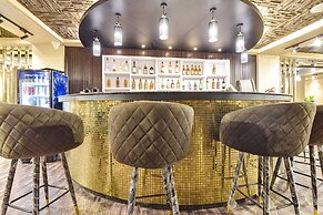 Fabhotel Pearl Square