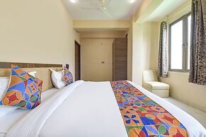 Fabhotel Pearl Square